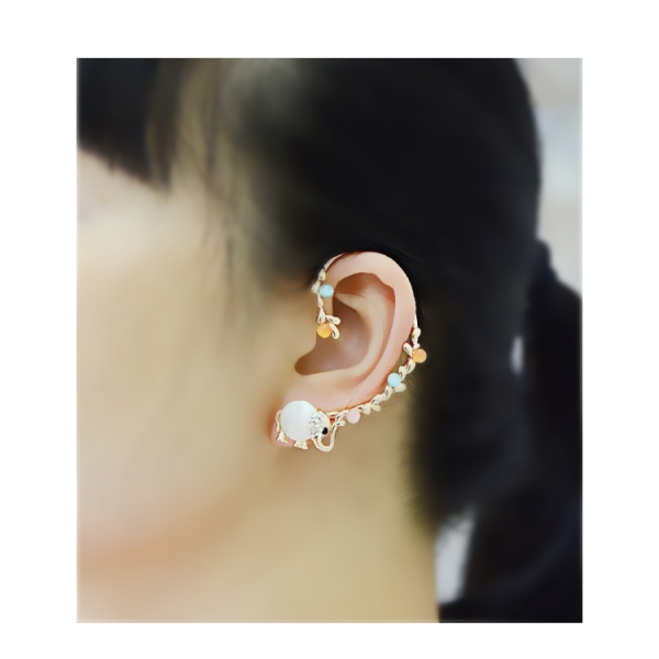 [Opal rhinestone elephant] Ear cuff