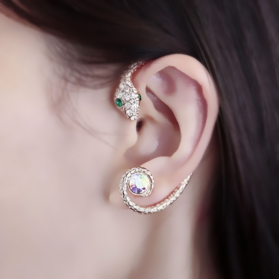 [Alternative winding serpentine] Ear cuff