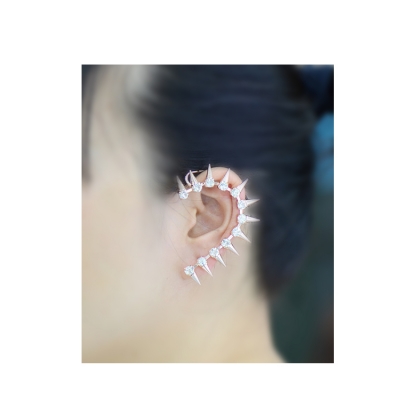 [rhinestone rivets] Ear cuff